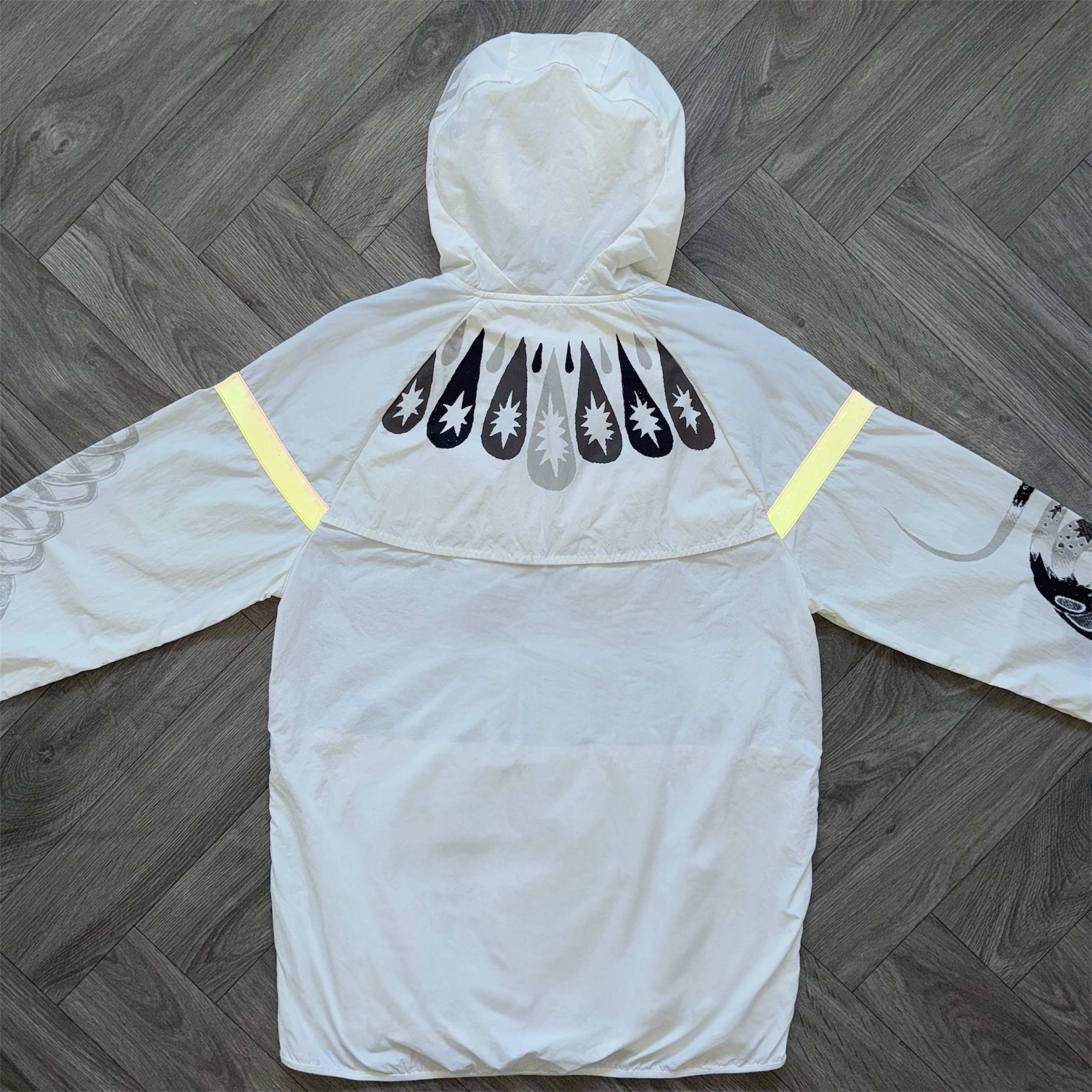White Nike Dragon Set